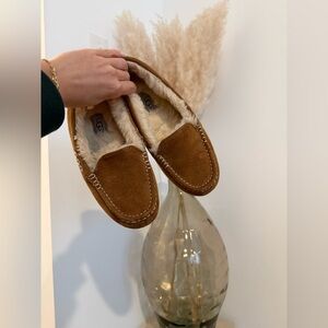 UGG Chestnut Suede Moccasins Women Size 6